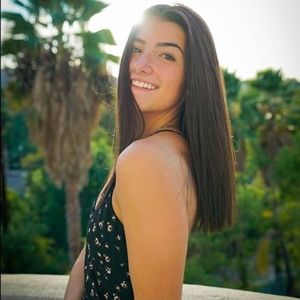 Meet your Posher, Charli